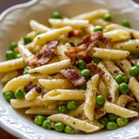 Penne con Chicharos y Tocino